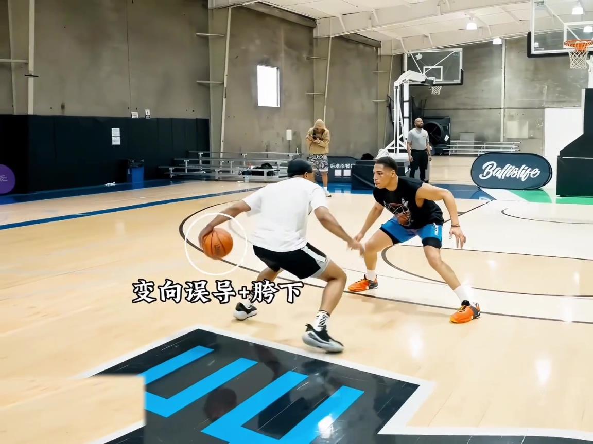 “实战中的节奏过人动作鉴赏，连续胯下变向舞蹈衔接顿拜突破”